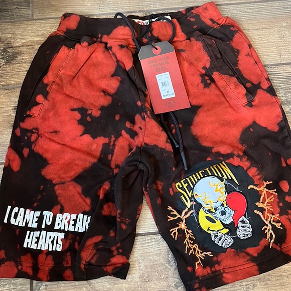 Iro-Ochi | Tie Dye Heart breaker Shorts - Picture 1 of 7